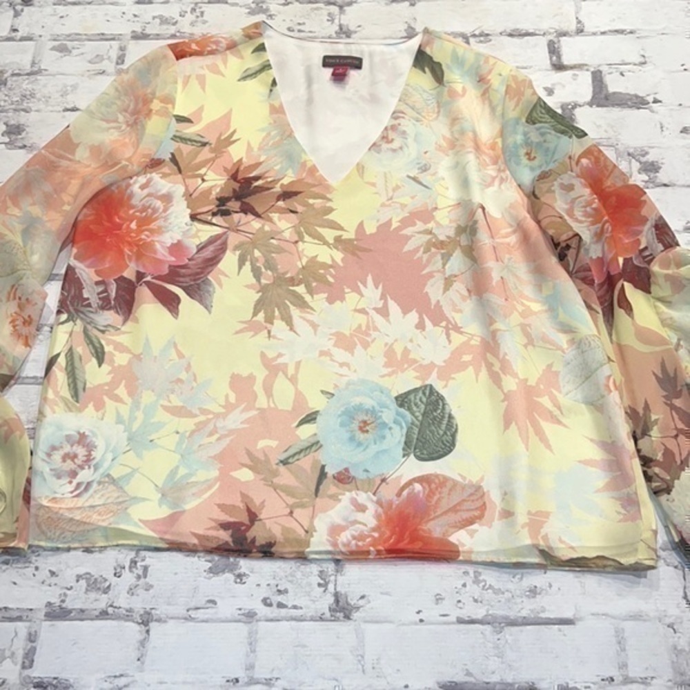 Vince Camuto Floral V Neck Blouse Size Small